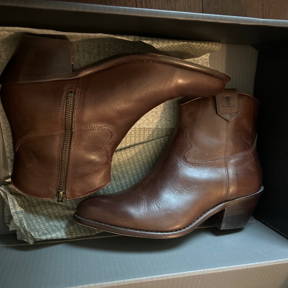Lucchese Lilah Boots